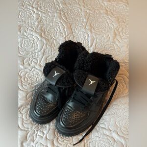 Nike Air Jordan Sneakers – Black / US 7.5 (EU 38)